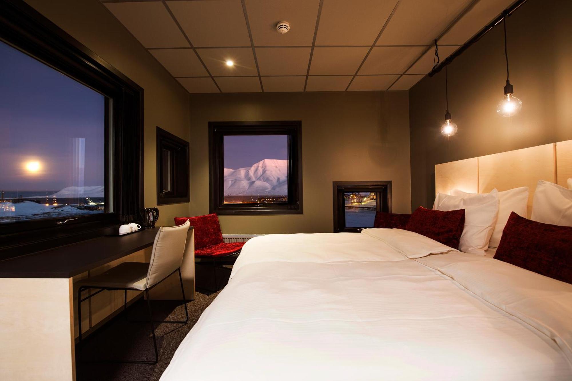 Svalbard Hotell | The Vault Longyearbyen Zewnętrze zdjęcie