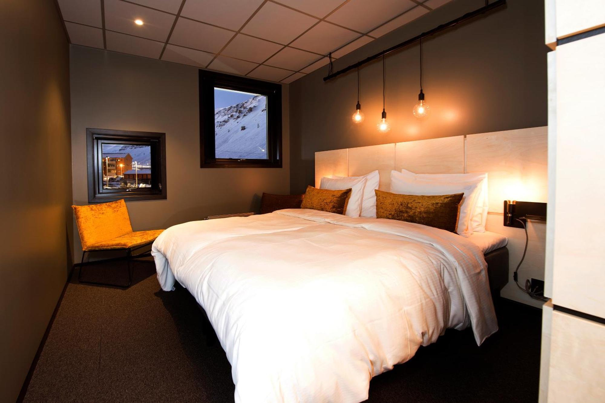 Svalbard Hotell | The Vault Longyearbyen Zewnętrze zdjęcie