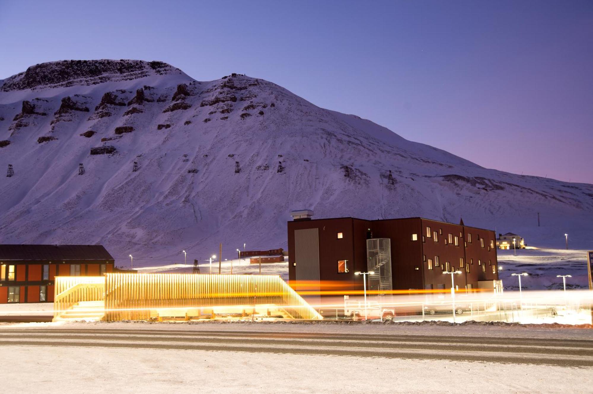 Svalbard Hotell | The Vault Longyearbyen Zewnętrze zdjęcie